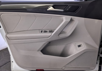 Подержанный автомобиль Volkswagen Tiguan 2018 года (18 фото)