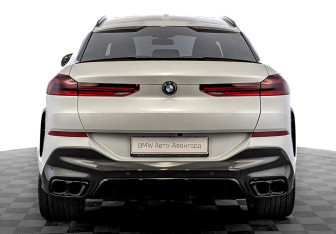 Подержанный автомобиль BMW X6 2023 года (6 фото)