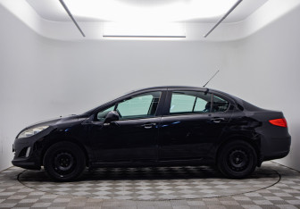 Подержанный автомобиль Peugeot 408 2013 года (8 фото)