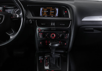 Подержанный автомобиль Audi A4 Sedan 2014 года (13 фото)