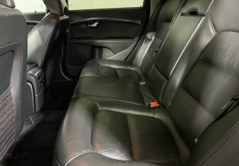 Подержанный автомобиль Volvo XC70 2014 года (10 фото)