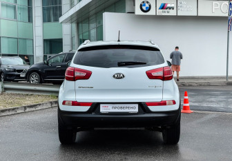 Подержанный автомобиль Kia Sportage 2012 года (6 фото)