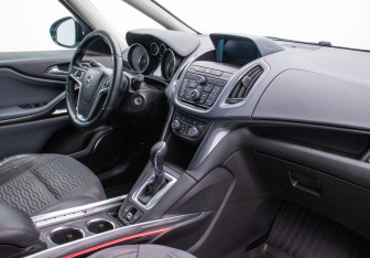 Подержанный автомобиль Opel Zafira Compactvan 2013 года (10 фото)