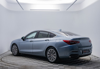 Подержанный автомобиль Hongqi H5 2022 года (7 фото)