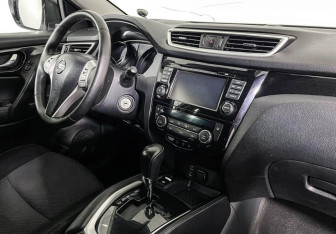 Подержанный автомобиль Nissan Qashqai 2016 года (9 фото)