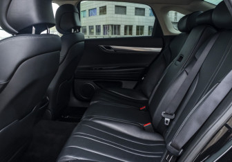 Подержанный автомобиль Genesis G80 2021 года (20 фото)