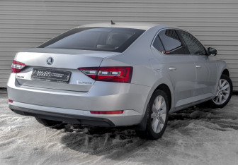 Подержанный автомобиль Skoda Superb Liftback 2018 года (5 фото)
