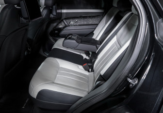 Подержанный автомобиль Land Rover Range Rover Sport 2022 года (10 фото)