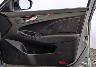 Подержанный автомобиль Kaiyi E5 2023 года (25 фото)