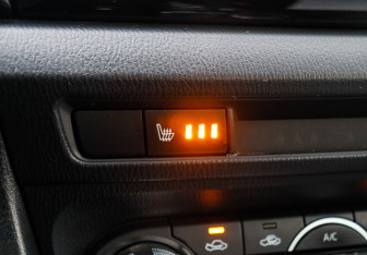 Подержанный автомобиль Mazda 3 Sedan 2014 года (16 фото)