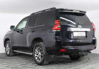 Подержанный автомобиль Toyota Land Cruiser Prado 2019 года (7 фото)