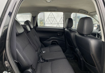 Подержанный автомобиль Peugeot 4007 2008 года (21 фото)