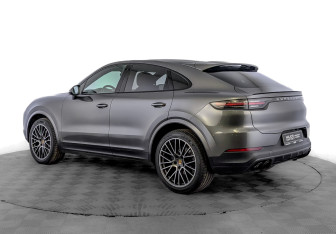 Подержанный автомобиль Porsche Cayenne 2021 года (7 фото)