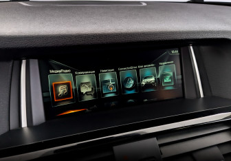 Подержанный автомобиль BMW X4 2017 года (28 фото)