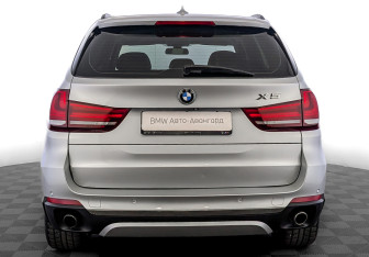 Подержанный автомобиль BMW X5 2015 года (6 фото)