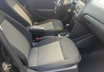 Подержанный автомобиль Volkswagen Polo Sedan 2011 года (9 фото)