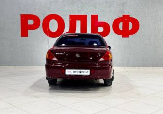 Подержанный автомобиль Kia Spectra Sedan 2006 года (6 фото)