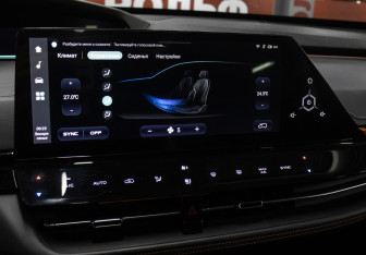 Подержанный автомобиль Changan UNI-K 2023 года (25 фото)