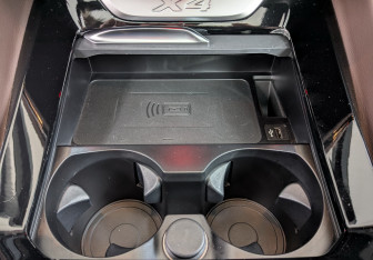 Подержанный автомобиль BMW X4 2023 года (6 фото)