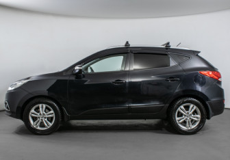 Подержанный автомобиль Hyundai ix35 2010 года (8 фото)