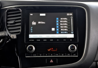 Подержанный автомобиль Mitsubishi Outlander 2021 года (17 фото)