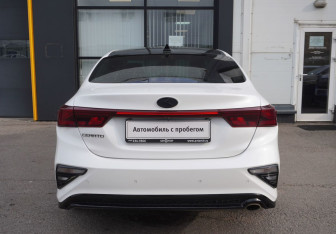 Подержанный автомобиль Kia Cerato Sedan 2019 года (6 фото)