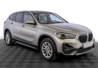 Подержанный автомобиль BMW X1 2022 года (3 фото)