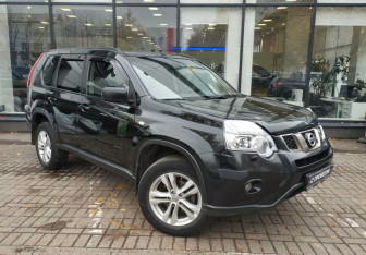 Подержанный автомобиль Nissan X-Trail 2011 года (3 фото)