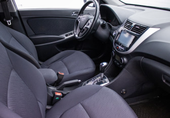 Подержанный автомобиль Hyundai Solaris Sedan 2011 года (9 фото)