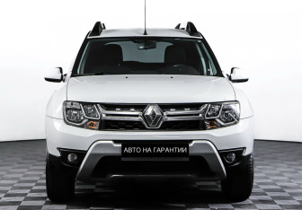 Подержанный автомобиль Renault Duster 2015 года (2 фото)