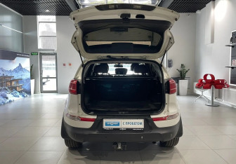 Подержанный автомобиль Kia Sportage 2010 года (7 фото)