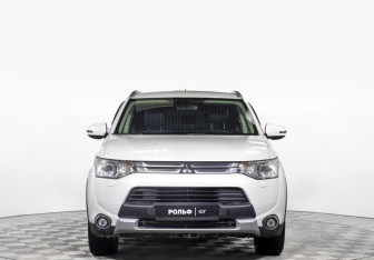 Подержанный автомобиль Mitsubishi Outlander 2014 года (2 фото)