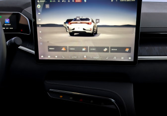 Подержанный автомобиль Zeekr 001 2022 года (15 фото)