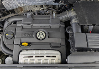 Подержанный автомобиль Volkswagen Tiguan 2015 года (9 фото)