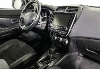 Подержанный автомобиль Mitsubishi ASX 2021 года (9 фото)
