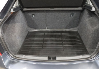 Подержанный автомобиль Skoda Rapid Liftback 2014 года (24 фото)