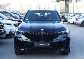 Подержанный автомобиль BMW X5 2025 года (2 фото)