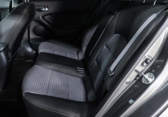 Подержанный автомобиль Kia Cerato Sedan 2019 года (12 фото)