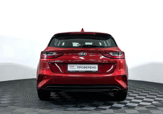 Подержанный автомобиль Kia Ceed Hatchback 2018 года (6 фото)
