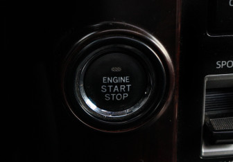 Подержанный автомобиль Toyota Land Cruiser Prado 2013 года (20 фото)