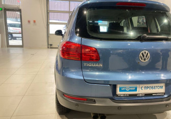 Подержанный автомобиль Volkswagen Tiguan 2012 года (8 фото)