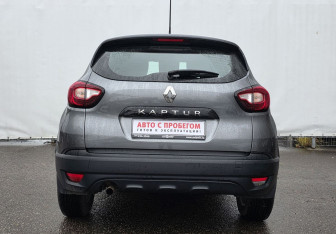 Подержанный автомобиль Renault Kaptur 2020 года (6 фото)