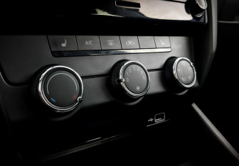 Подержанный автомобиль Skoda Octavia Liftback 2018 года (25 фото)