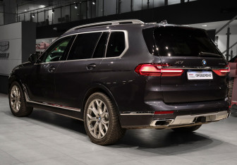 Подержанный автомобиль BMW X7 2020 года (6 фото)