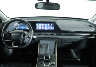 Подержанный автомобиль Omoda C5 2023 года (12 фото)