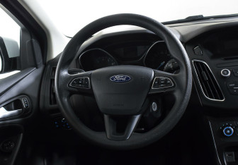 Подержанный автомобиль Ford Focus Wagon 2018 года (13 фото)