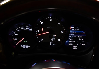 Подержанный автомобиль Porsche Macan 2015 года (9 фото)