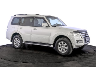 Подержанный автомобиль Mitsubishi Pajero 2018 года (3 фото)