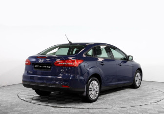 Подержанный автомобиль Ford Focus Sedan 2017 года (5 фото)
