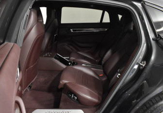 Подержанный автомобиль Porsche Panamera Wagon 2017 года (26 фото)